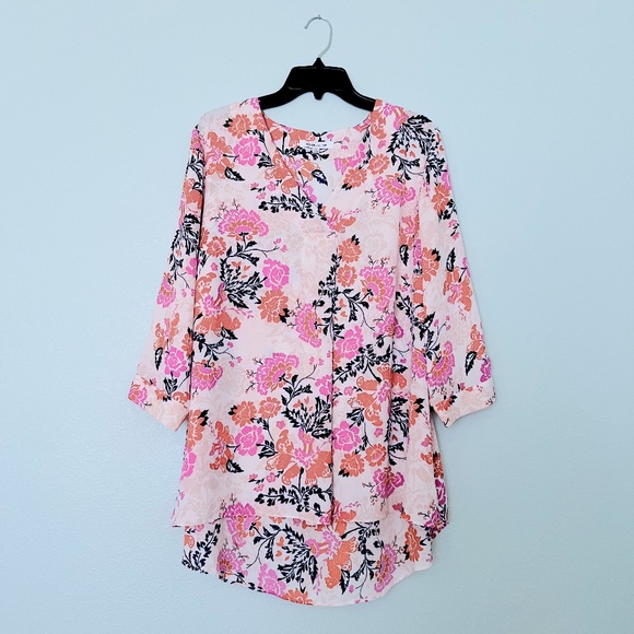 Rose + Olive Blush Pink Floral Print Three Quarter Sleeve Blouse - Picture 1 of 4